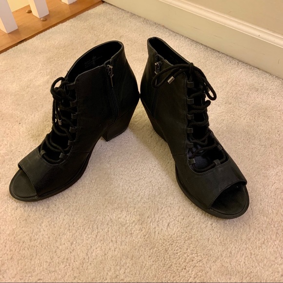 Me too black peep toe tie boots size 10 - Picture 2 of 7